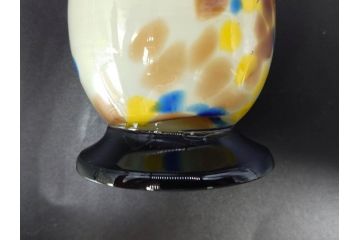 昭和レトロ　戦前　大正　可愛らしいデザインの古いマーブルガラス花瓶2個セット(フリル、色被せ、一輪挿し、花入、花器、硝子、吹きガラス)(R-078242)