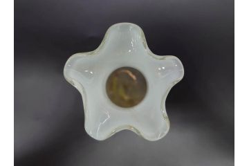 昭和レトロ　戦前　大正　可愛らしいデザインの古いマーブルガラス花瓶2個セット(フリル、色被せ、一輪挿し、花入、花器、硝子、吹きガラス)(R-078247)