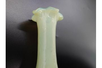 昭和レトロ　戦前　大正　レトロな雰囲気が可愛らしいマーブルガラス花瓶2個セット(フリル、色被せ、一輪挿し、花入、花器、硝子、吹きガラス)(R-078248)