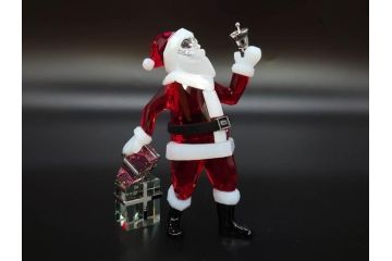 オーストリア　SWAROVSKI(スワロフスキー)　サンタクロース　高さ10.5cm　細部まで丁寧にカットされたクリスタルオブジェ(クリスマスデコレーション、クリスタルガラス、置物、ディスプレイ、箱付き)(R-078249)
