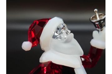 オーストリア　SWAROVSKI(スワロフスキー)　サンタクロース　高さ10.5cm　細部まで丁寧にカットされたクリスタルオブジェ(クリスマスデコレーション、クリスタルガラス、置物、ディスプレイ、箱付き)(R-078249)