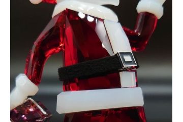 オーストリア　SWAROVSKI(スワロフスキー)　サンタクロース　高さ10.5cm　細部まで丁寧にカットされたクリスタルオブジェ(クリスマスデコレーション、クリスタルガラス、置物、ディスプレイ、箱付き)(R-078249)