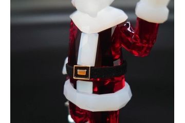 オーストリア　SWAROVSKI(スワロフスキー)　サンタクロース　高さ10.5cm　細部まで丁寧にカットされたクリスタルオブジェ(クリスマスデコレーション、クリスタルガラス、置物、ディスプレイ、箱付き)(R-078249)