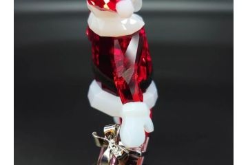 オーストリア　SWAROVSKI(スワロフスキー)　サンタクロース　高さ10.5cm　細部まで丁寧にカットされたクリスタルオブジェ(クリスマスデコレーション、クリスタルガラス、置物、ディスプレイ、箱付き)(R-078249)