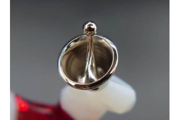 オーストリア　SWAROVSKI(スワロフスキー)　サンタクロース　高さ10.5cm　細部まで丁寧にカットされたクリスタルオブジェ(クリスマスデコレーション、クリスタルガラス、置物、ディスプレイ、箱付き)(R-078249)