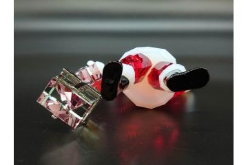 オーストリア　SWAROVSKI(スワロフスキー)　サンタクロース　高さ10.5cm　細部まで丁寧にカットされたクリスタルオブジェ(クリスマスデコレーション、クリスタルガラス、置物、ディスプレイ、箱付き)(R-078249)