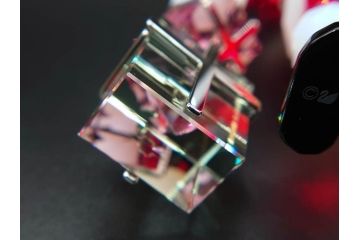 オーストリア　SWAROVSKI(スワロフスキー)　サンタクロース　高さ10.5cm　細部まで丁寧にカットされたクリスタルオブジェ(クリスマスデコレーション、クリスタルガラス、置物、ディスプレイ、箱付き)(R-078249)