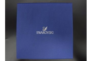 オーストリア　SWAROVSKI(スワロフスキー)　サンタクロース　高さ10.5cm　細部まで丁寧にカットされたクリスタルオブジェ(クリスマスデコレーション、クリスタルガラス、置物、ディスプレイ、箱付き)(R-078249)