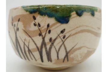 加藤光右衛門　織部　約13cm　4.1寸　柔らかな風合いを感じる抹茶碗(美濃、植物、茶道具、茶陶、四寸一分、和食器、共布、共箱付き)(R-078251)