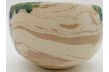 加藤光右衛門　織部　約13cm　4.1寸　柔らかな風合いを感じる抹茶碗(美濃、植物、茶道具、茶陶、四寸一分、和食器、共布、共箱付き)(R-078251)