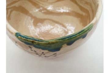 加藤光右衛門　織部　約13cm　4.1寸　柔らかな風合いを感じる抹茶碗(美濃、植物、茶道具、茶陶、四寸一分、和食器、共布、共箱付き)(R-078251)
