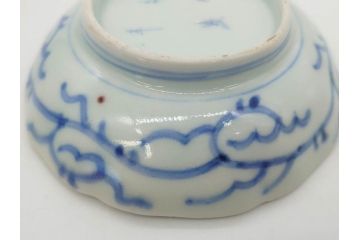 江戸後期　古伊万里　成化年製　微塵唐草文染付　約11cm　3.5寸　繊細な線描きが見事な小皿3枚セット(みじんからくさ、和皿、和食器、三寸五分)(R-078254)