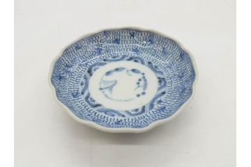 江戸後期　古伊万里　成化年製　微塵唐草文染付　約11cm　3.5寸　繊細な線描きが見事な小皿3枚セット(みじんからくさ、和皿、和食器、三寸五分)(R-078254)