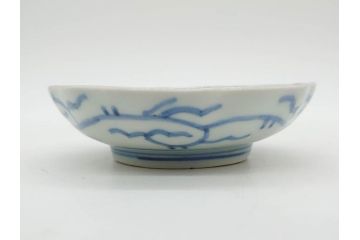 江戸後期　古伊万里　成化年製　微塵唐草文染付　約11cm　3.5寸　繊細な線描きが見事な小皿3枚セット(みじんからくさ、和皿、和食器、三寸五分)(R-078254)