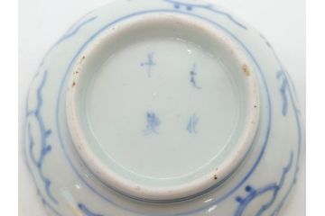 江戸後期　古伊万里　成化年製　微塵唐草文染付　約11cm　3.5寸　繊細な線描きが見事な小皿3枚セット(みじんからくさ、和皿、和食器、三寸五分)(R-078254)