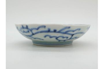 江戸後期　古伊万里　成化年製　微塵唐草文染付　約11cm　3.5寸　繊細な線描きが見事な小皿3枚セット(みじんからくさ、和皿、和食器、三寸五分)(R-078254)