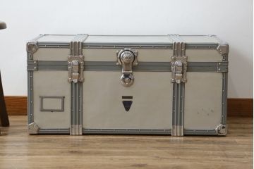 ビンテージ雑貨　MITSUKOSHI　BANKOKU　お部屋のアクセントになるジュラルミン船トランク(ジュラルミントランク、舟トランク、アルミトランク、センターテーブル、ローテーブル、収納、ディスプレイ、ヴィンテージ)(R-078266)