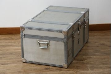 ビンテージ雑貨　MITSUKOSHI　BANKOKU　お部屋のアクセントになるジュラルミン船トランク(ジュラルミントランク、舟トランク、アルミトランク、センターテーブル、ローテーブル、収納、ディスプレイ、ヴィンテージ)(R-078266)