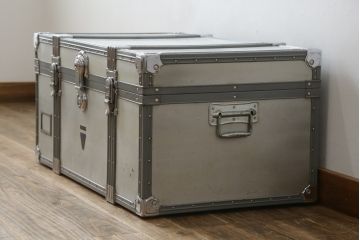 ビンテージ雑貨　MITSUKOSHI　BANKOKU　お部屋のアクセントになるジュラルミン船トランク(ジュラルミントランク、舟トランク、アルミトランク、センターテーブル、ローテーブル、収納、ディスプレイ、ヴィンテージ)(R-078266)