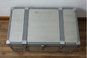 ビンテージ雑貨　MITSUKOSHI　BANKOKU　お部屋のアクセントになるジュラルミン船トランク(ジュラルミントランク、舟トランク、アルミトランク、センターテーブル、ローテーブル、収納、ディスプレイ、ヴィンテージ)(R-078266)