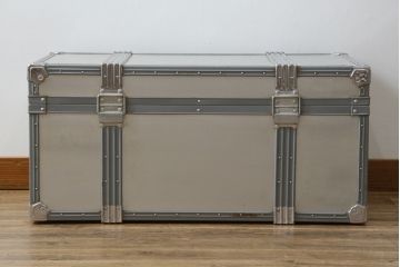 ビンテージ雑貨　MITSUKOSHI　BANKOKU　お部屋のアクセントになるジュラルミン船トランク(ジュラルミントランク、舟トランク、アルミトランク、センターテーブル、ローテーブル、収納、ディスプレイ、ヴィンテージ)(R-078266)