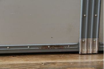 ビンテージ雑貨　MITSUKOSHI　BANKOKU　お部屋のアクセントになるジュラルミン船トランク(ジュラルミントランク、舟トランク、アルミトランク、センターテーブル、ローテーブル、収納、ディスプレイ、ヴィンテージ)(R-078266)