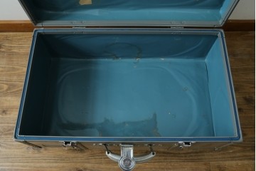 和製ヴィンテージ　BANKOKU　鍵付き!!　とっても軽いジュラルミン船トランク　(R-078272)