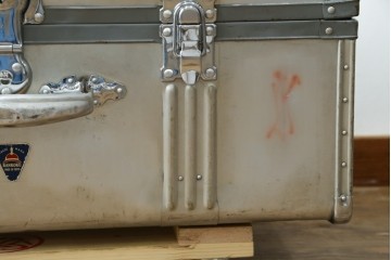 和製ヴィンテージ　BANKOKU　鍵付き!!　とっても軽いジュラルミン船トランク　(R-078272)