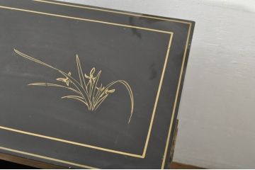 アジアンビンテージ　シノワズリ様式　玉石彫刻が目を惹く小振りなキャビネット(サイドキャビネット、収納棚、戸棚)(R-078279)