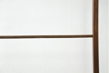 和製アンティーク　欅(ケヤキ)材　柿材　和の趣溢れる佇まいの衣桁　(R-078283)