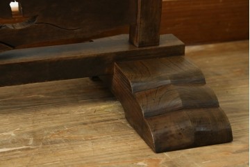 和製アンティーク　欅(ケヤキ)材　柿材　和の趣溢れる佇まいの衣桁　(R-078283)