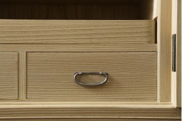 中古　美品　品のある佇まいが和の雰囲気を引き立てる加茂総桐箪笥(胴丸、総桐たんす、着物箪笥、衣装箪笥、引き出し、和タンス)(定価約100万円)(R-078284)