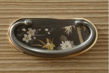 中古　美品　品のある佇まいが和の雰囲気を引き立てる加茂総桐箪笥(胴丸、総桐たんす、着物箪笥、衣装箪笥、引き出し、和タンス)(定価約100万円)(R-078284)