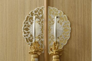 中古　未使用　展示品　伝統桐工芸品　加茂　イシモク社　凛とした佇まいが魅力的な総桐箪笥(並厚、総桐たんす、着物箪笥、引き出し、和たんす、衣装箪笥)(定価約55万円)(R-078285)