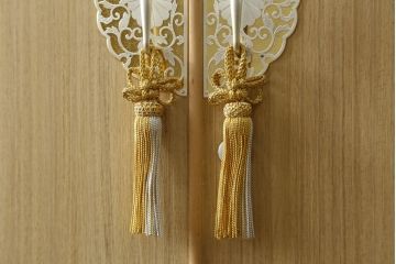 中古　未使用　展示品　伝統桐工芸品　加茂　イシモク社　凛とした佇まいが魅力的な総桐箪笥(並厚、総桐たんす、着物箪笥、引き出し、和たんす、衣装箪笥)(定価約55万円)(R-078285)