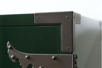 中古　美品!!　二本松工藝館　田中家具　個性的でモダンな佇まいの両開き戸付きチェスト(サイドチェスト、和タンス、整理箪笥、収納箪笥、引き出し、観音箪笥、衣装箪笥)(定価約65万円)(R-078287)