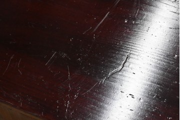 和製アンティーク　明治大正期　前面・内部桐(キリ)材　松・巾着・鶴・亀の縁起物をあしらった金具が魅力的な佐渡箪笥ローチェスト　(R-078291)