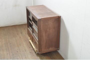 和製アンティーク　どこか懐かしいレトロな雰囲気の関東水屋箪笥サイドボード(食器棚、サイドキャビネット、収納棚、戸棚、テレビ台、テレビボード、店舗什器)(R-078296)