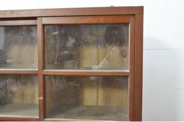 和製アンティーク　美品!!　人気の薄型　お気に入りのコレクションをディスプレイできるガラス戸棚(収納棚、サイドボード、サイドキャビネット、本箱、書棚、陳列棚、飾り棚、ディスプレイ棚、店舗什器)(R-078300)