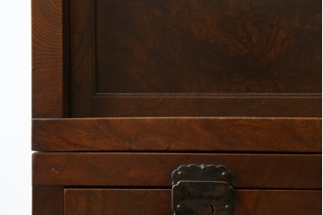 和製アンティーク　前面(欅材)　天板・側面(栗材)　真鍮金具　新潟産の帳場箪笥　(R-078304)