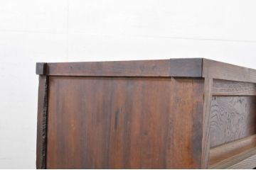 和製アンティーク　上手物!!　前面欅(ケヤキ)材　玉杢　鹿角(かづの)を使った引き手が珍しい関東水屋箪笥ローボード(収納棚、戸棚、サイドボード、サイドキャビネット、テレビ台、テレビボード)(R-078305)