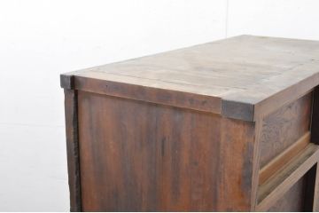 和製アンティーク　上手物!!　前面欅(ケヤキ)材　玉杢　鹿角(かづの)を使った引き手が珍しい二段重ね関東水屋箪笥(食器棚、キャビネット、収納箪笥、茶棚、茶箪笥、収納棚、戸棚)(R-078307)