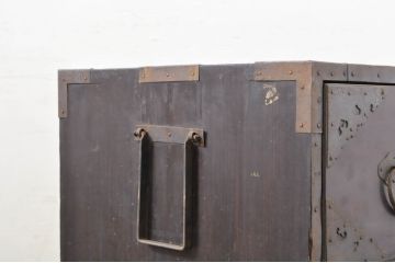和製アンティーク　立派な金具が目を惹く佐渡小木箪笥ローボード(時代箪笥、収納タンス、引き出し、ローチェスト、テレビ台、テレビボード)(R-078313)