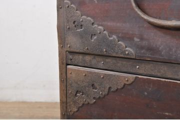 和製アンティーク　立派な金具が目を惹く佐渡小木箪笥ローボード(時代箪笥、収納タンス、引き出し、ローチェスト、テレビ台、テレビボード)(R-078313)