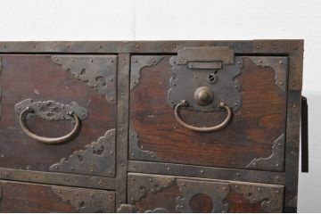 和製アンティーク　立派な金具が目を惹く佐渡小木箪笥ローボード(時代箪笥、収納タンス、引き出し、ローチェスト、テレビ台、テレビボード)(R-078314)