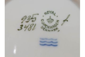 デンマーク　ROYAL COPENHAGEN(ロイヤルコペンハーゲン)　B級品　934/3481　935/3481　どんなシーンにも合わせやすいフルーツプレート2枚セット(果物モチーフ、皿、ディッシュ、洋食器)(R-078333)