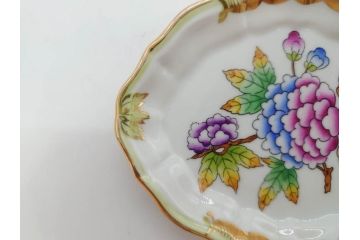 ヘレンド　ハンガリー　HEREND HVNGARY　「ロスチャイルド・バード」649/RO　「フルーツコンポジション」1253/CFR　「ヴィクトリア・ブーケ」　華やかな絵が美しいクリーマー・プレート・ジャム/マーマレード3点セット(金彩、鳥、蝶、花、果物、変形皿、洋食器)(R-078334)　　