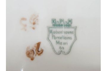 ドイツ　KPM (ベルリン王立磁器製陶所)　優雅な時間に浸れるカップ&ソーサー3客・プレート6枚セット(金彩、ゴールド、バラ、蝶、洋食器)(R-078335)