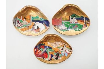 1980年　フランクリン画廊　徳川黎明會監修　「源氏物語貝合せ」　約10cm　3.3寸 雅な絵柄が美しい貝絵皿54枚揃(限定版、飾り皿、認定書、解説書付き、ボーンチャイナ、陶器、金彩、蒔絵、重箱、三寸三分)(R-078337)