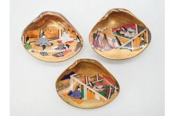 1980年　フランクリン画廊　徳川黎明會監修　「源氏物語貝合せ」　約10cm　3.3寸 雅な絵柄が美しい貝絵皿54枚揃(限定版、飾り皿、認定書、解説書付き、ボーンチャイナ、陶器、金彩、蒔絵、重箱、三寸三分)(R-078337)